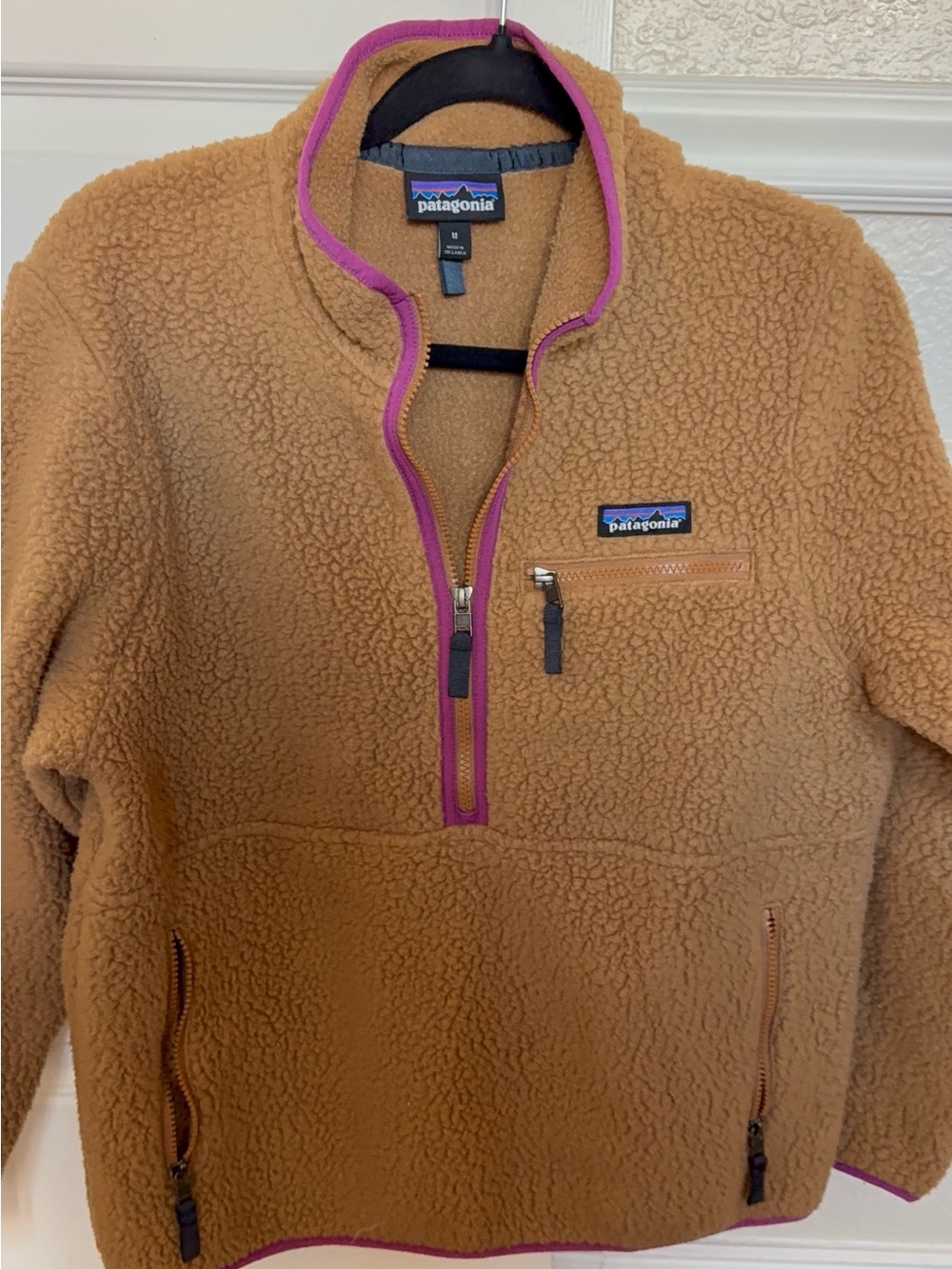 Patagonia medium Women’s Pile Fleece Pullover - Chestnut with Pink Trim